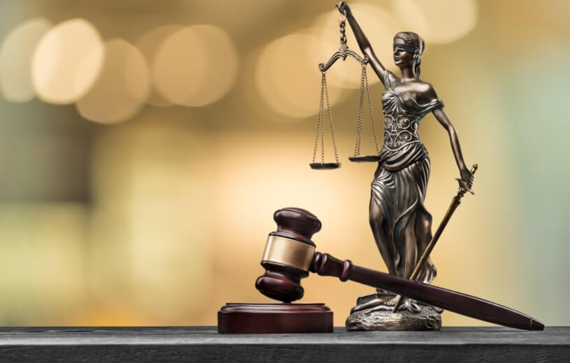 Lady Justice w/ Lighting